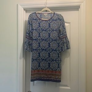 Max studio dress non fitting and flare sleeves